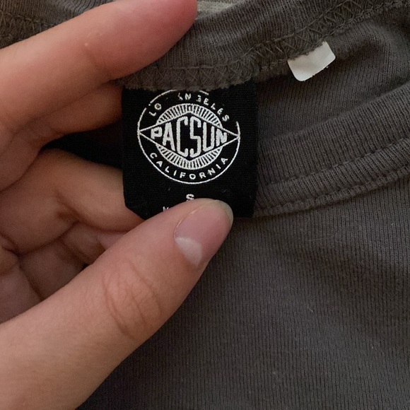 PacSun cropped T-shirt - Picture 2 of 3